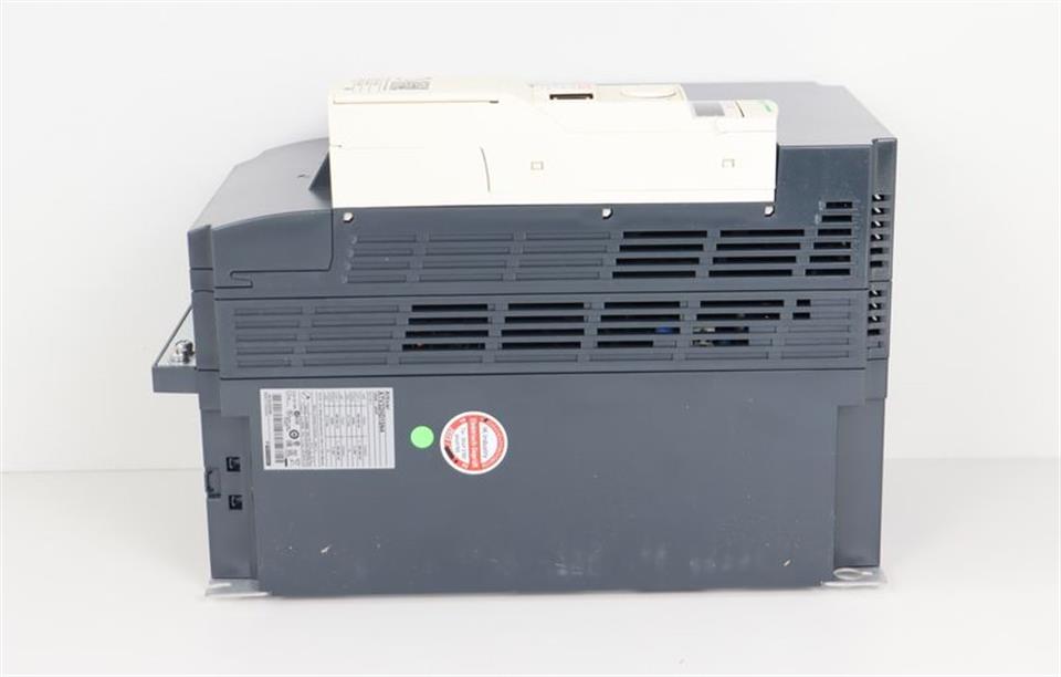 schneider-electric-altivar-atv32hd15n4-15kw-400v-speeddrive-tested-und-unused-undovp-67841-6.jpg