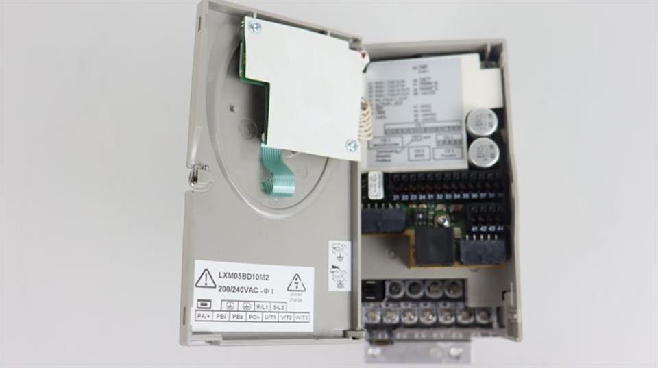 Schneider Electric LXM05BD10M2 Lexium 05 240V 0.75kW TESTED TOP ZUSTAND