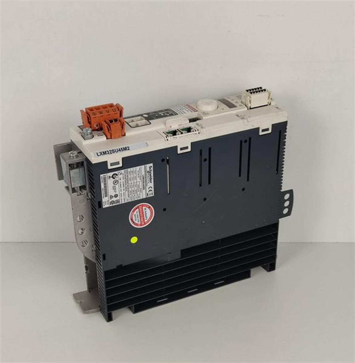 Schneider Electric LXM32SU45M2 Servoantrieb TESTED TOP ZUSTAND
