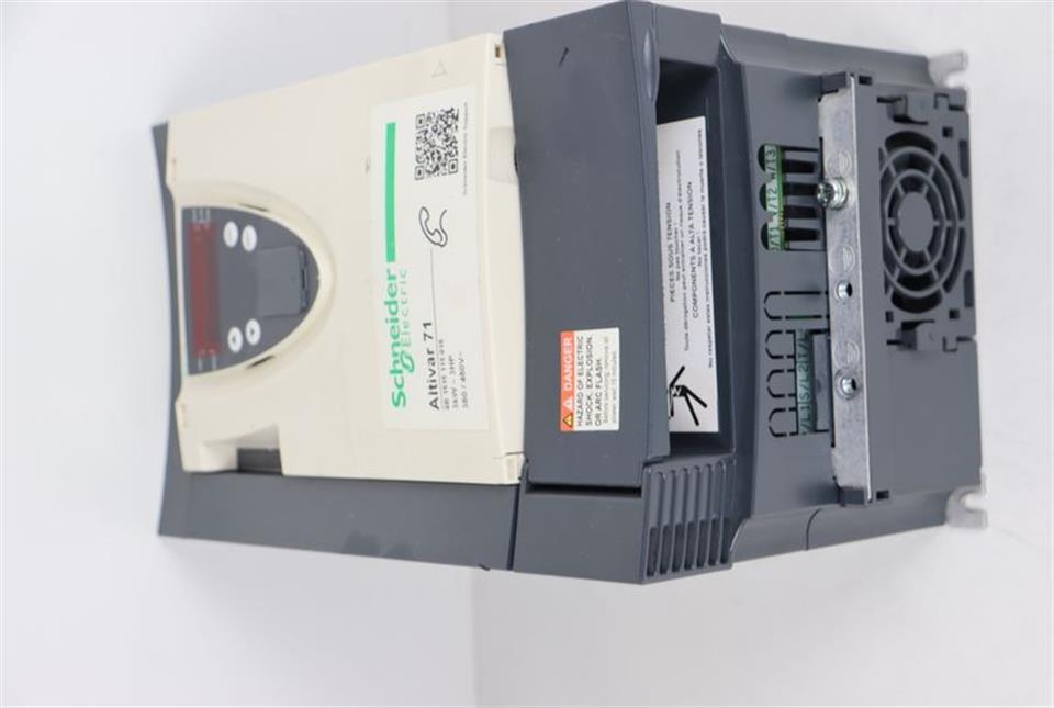 schneider-telemecanique-altivar-71-atv71hu30n4z-3kw-400v-tested-top-zustand-55669-3.jpg