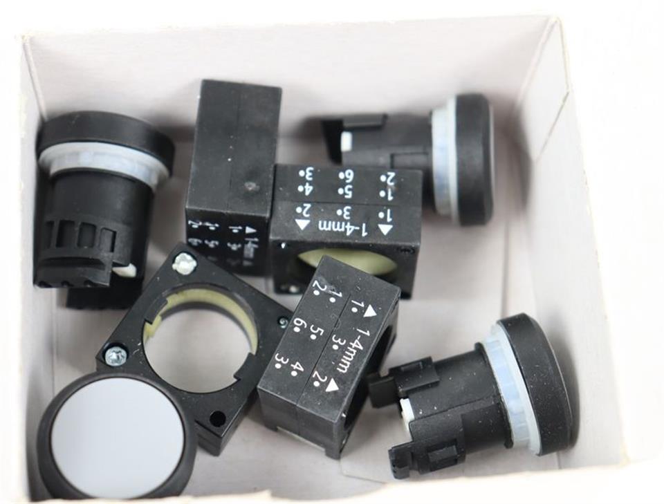 Siemens 3SB3 000-0AB51 Drucktaster push button UNUSED OVP
