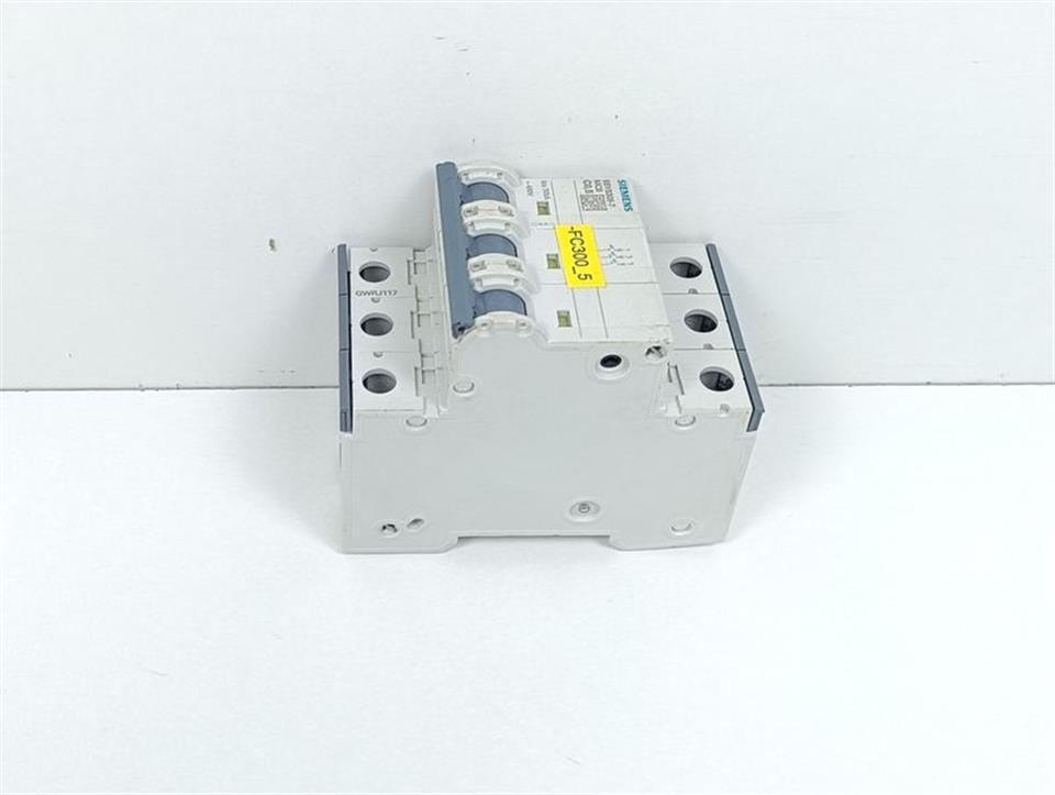 siemens-5sy8332-7-5sy83-mcb-c32-32a-400v-top-zustand-62630-2.jpg