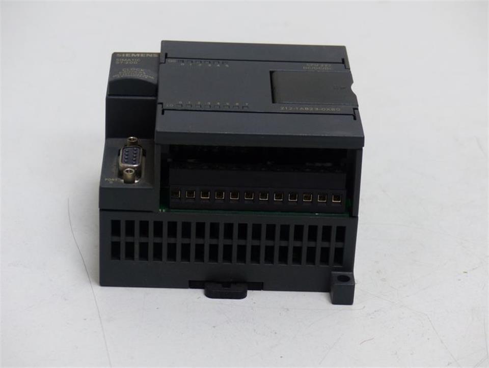 siemens-cpu-222-6es7-212-1ab23-0xb0-6es7212-1ab23-0xb0-dcdcdc-top-zustand-65880-3.jpg