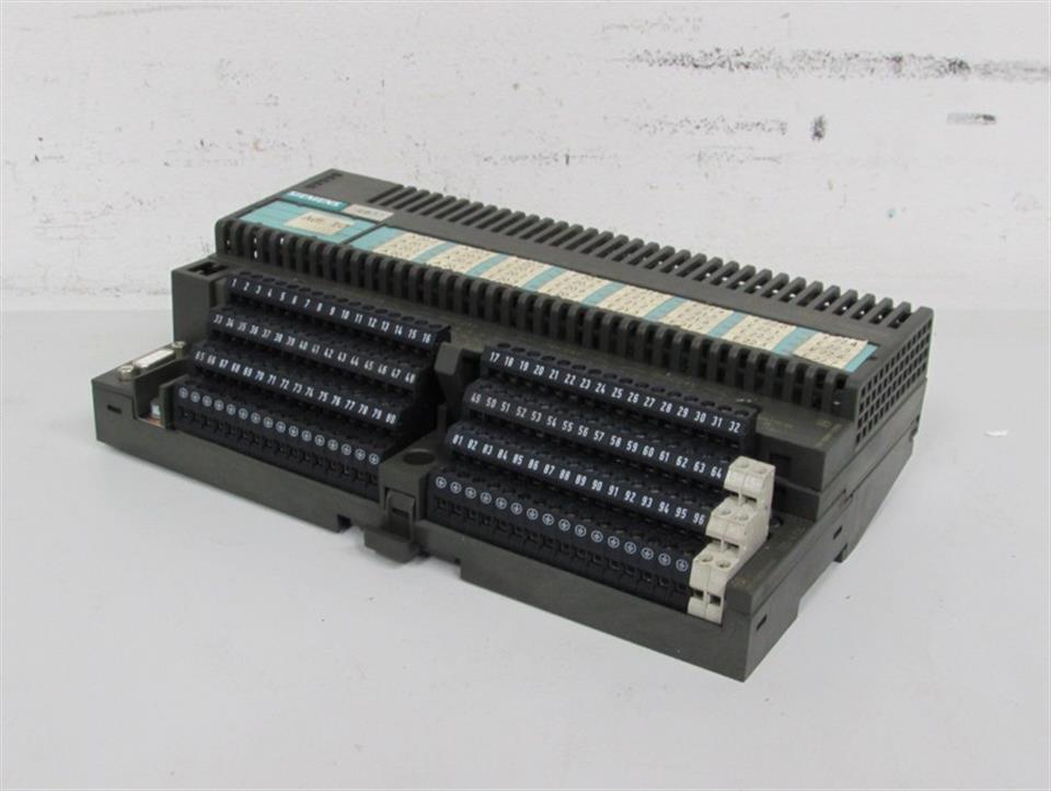Siemens ET 200B 24DI/8D0 6ES7 133-0BN01-0XB0 6ES7133-0BN01-0XB0 TOP ZUSTAND