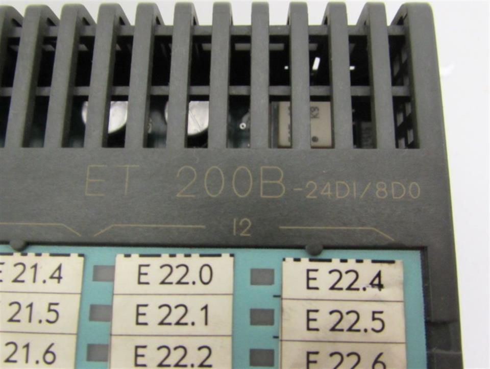 Siemens ET 200B 24DI/8D0 6ES7 133-0BN01-0XB0 6ES7133-0BN01-0XB0 TOP ZUSTAND