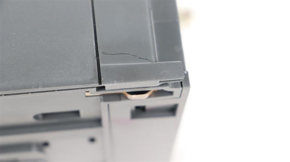 Siemens Micromaster Vector 6SE3217-3DB40 400V 3000W - Halter gebrochen