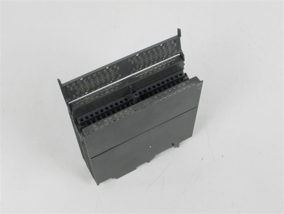 siemens-s7-6es7-322-1bl00-0aa0-6es7322-1bl00-0aa0-est-05-top-zustand-51521-2.jpg