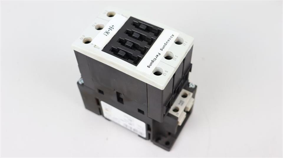 Siemens Schütz 3RT1034-1AP04 Leistungsschütz 3RT1 034-1AP04 TOP ZUSTAND