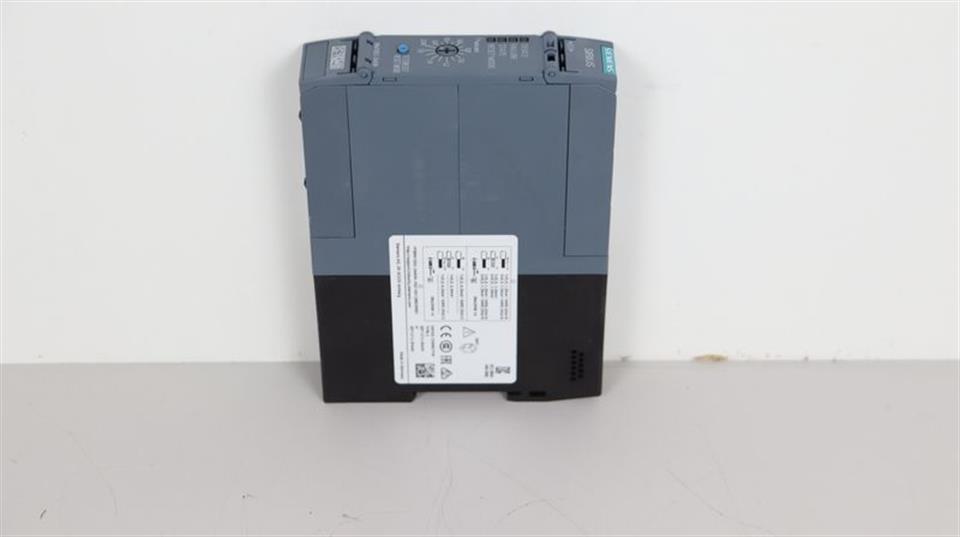 siemens-semiconductor-motorstarter-3rm1002-2aa04-unused-und-ovp-61224-5.jpg