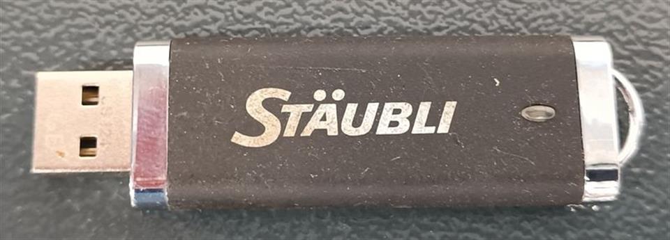 staeubli-robot-controller-cs8c-rx160-usb-stick-top-zustand-63598-8.jpg