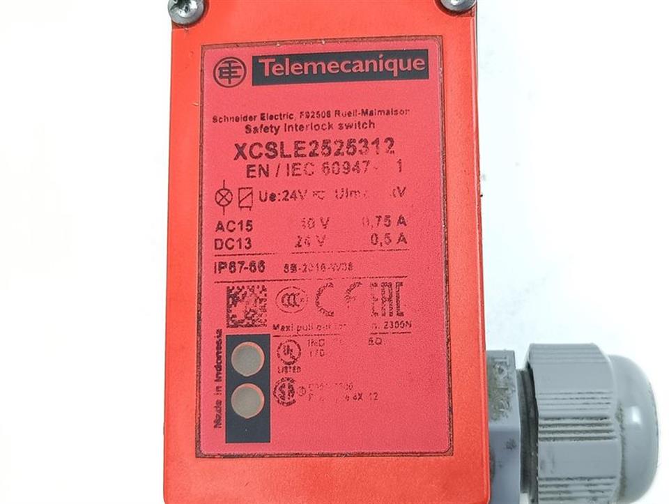telemecanique-xcsle2525312-safety-interlock-switch-24v-05a-81657-3.jpg