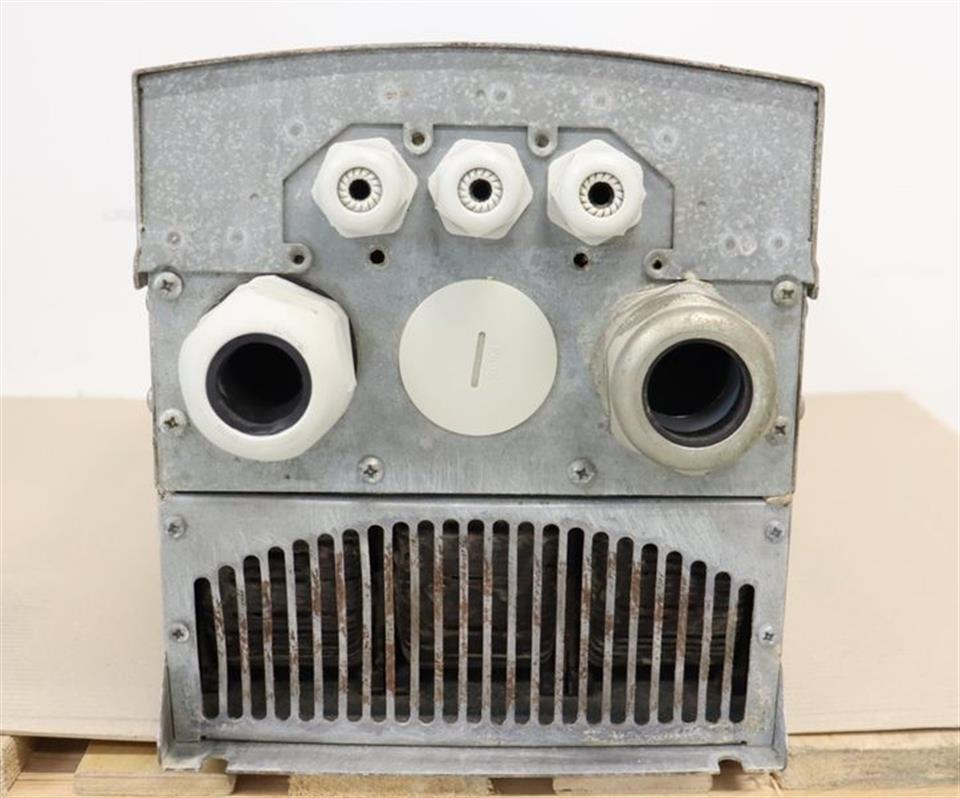 Vacon NXS01055A5H0SSSA1A3000000 Freqenzumrichter + Keypad TESTED