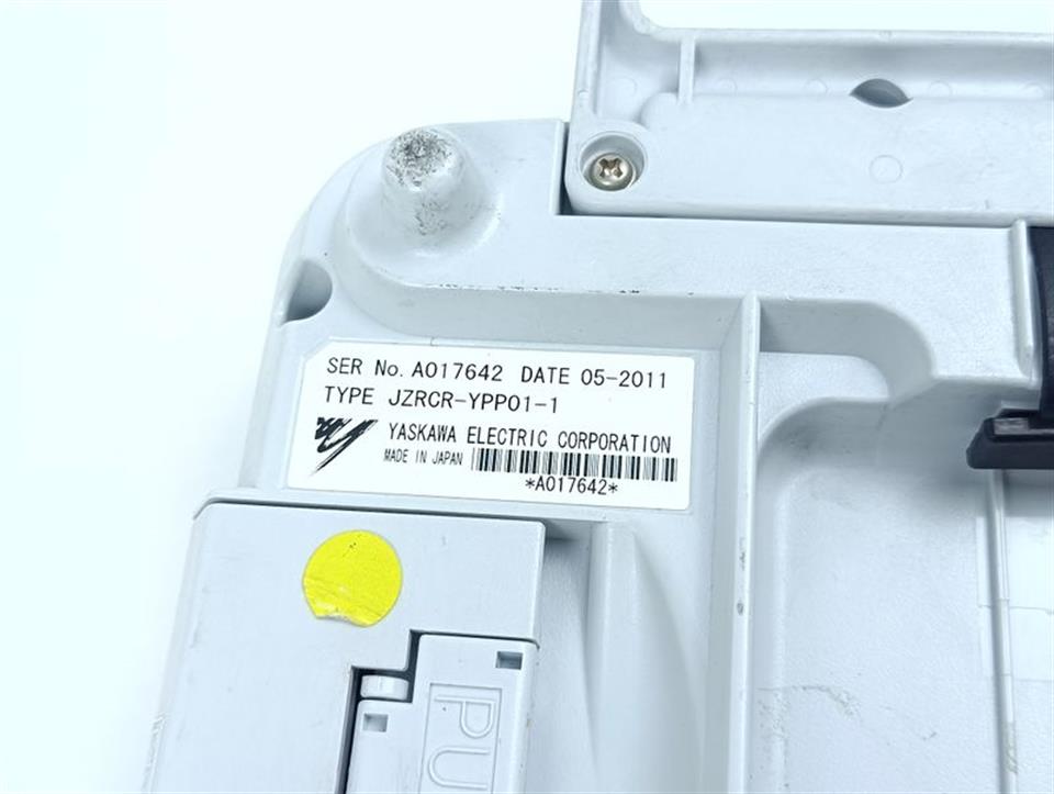 yaskawa-electric-teach-pendant-teacher-shell-jzrcr-ypp01-1-top-zustand-81295-3.jpg
