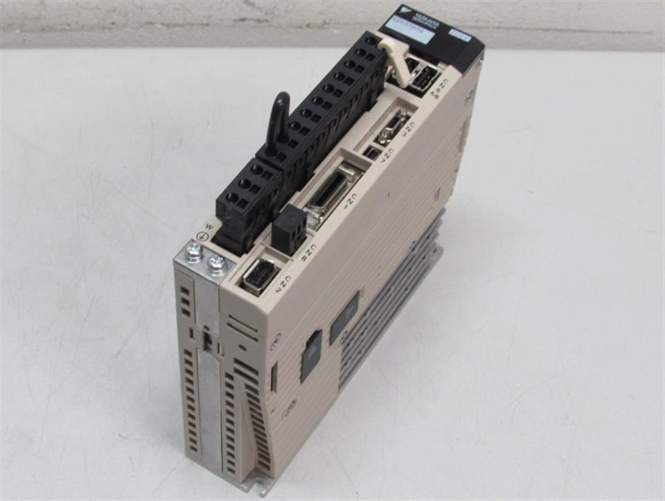 yaskawa-servopack-sgdv-r70a15a-50w-066a-230v-unbenutzt-ovp-72301-4.jpg